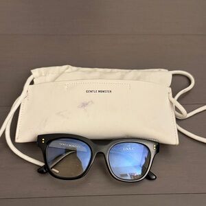 Gentle Monster Black glass frame